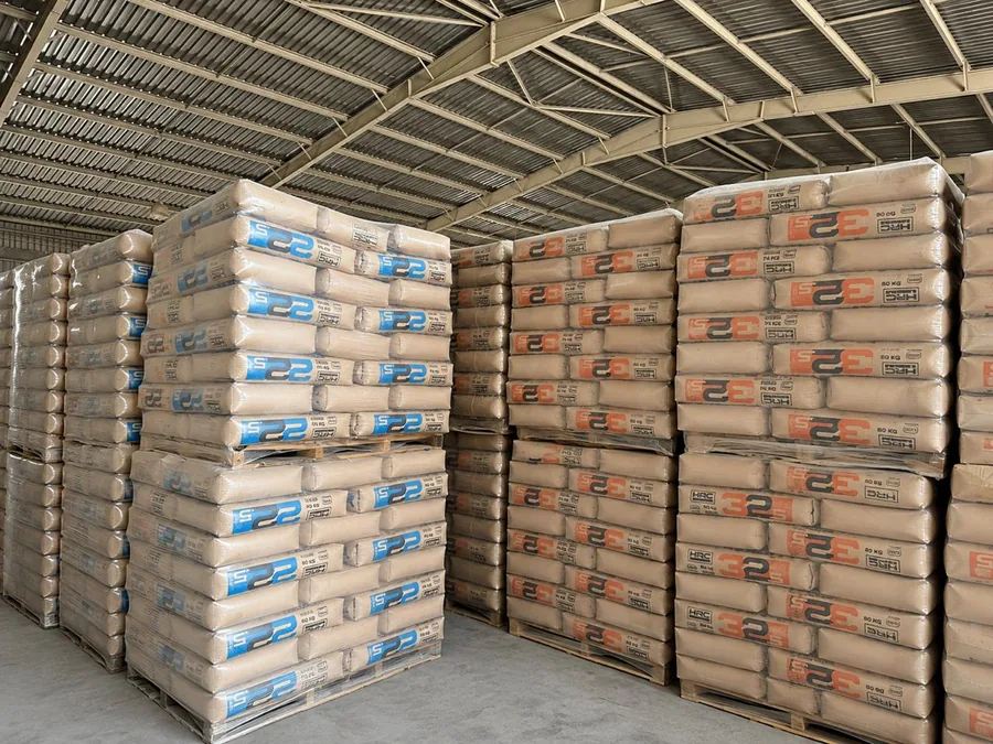 Stacked pallets of HRC 22.5X and HRC 32.5N under shrink wrap